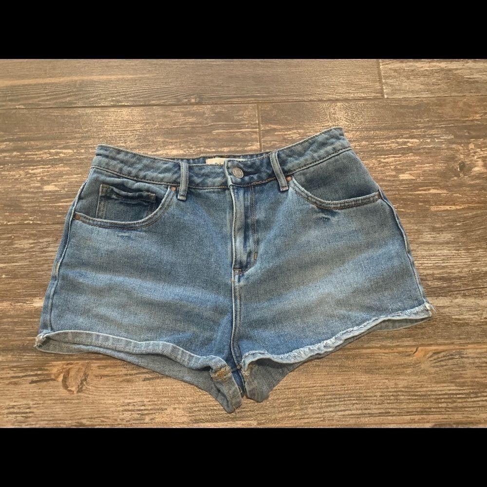 Pacsun high rise denim short. 26